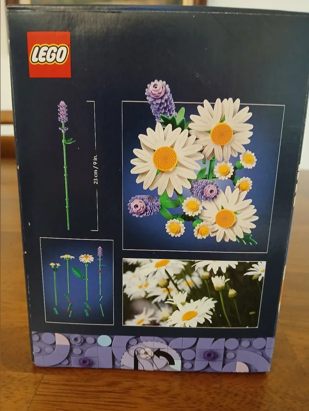 Lego White Daisy and Lavender Botanical Bouquet. NWT Ages 9+ 133 PCS No Vase Inc